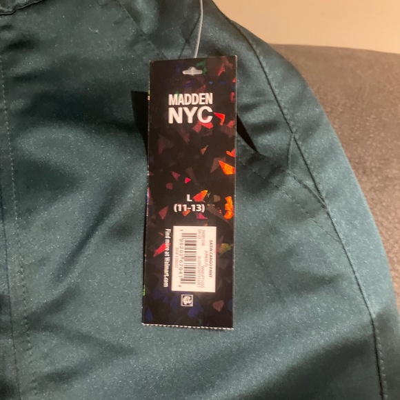 Woman’s 3 Piece Winter Green Satin Set Lg - Picture 7 of 14